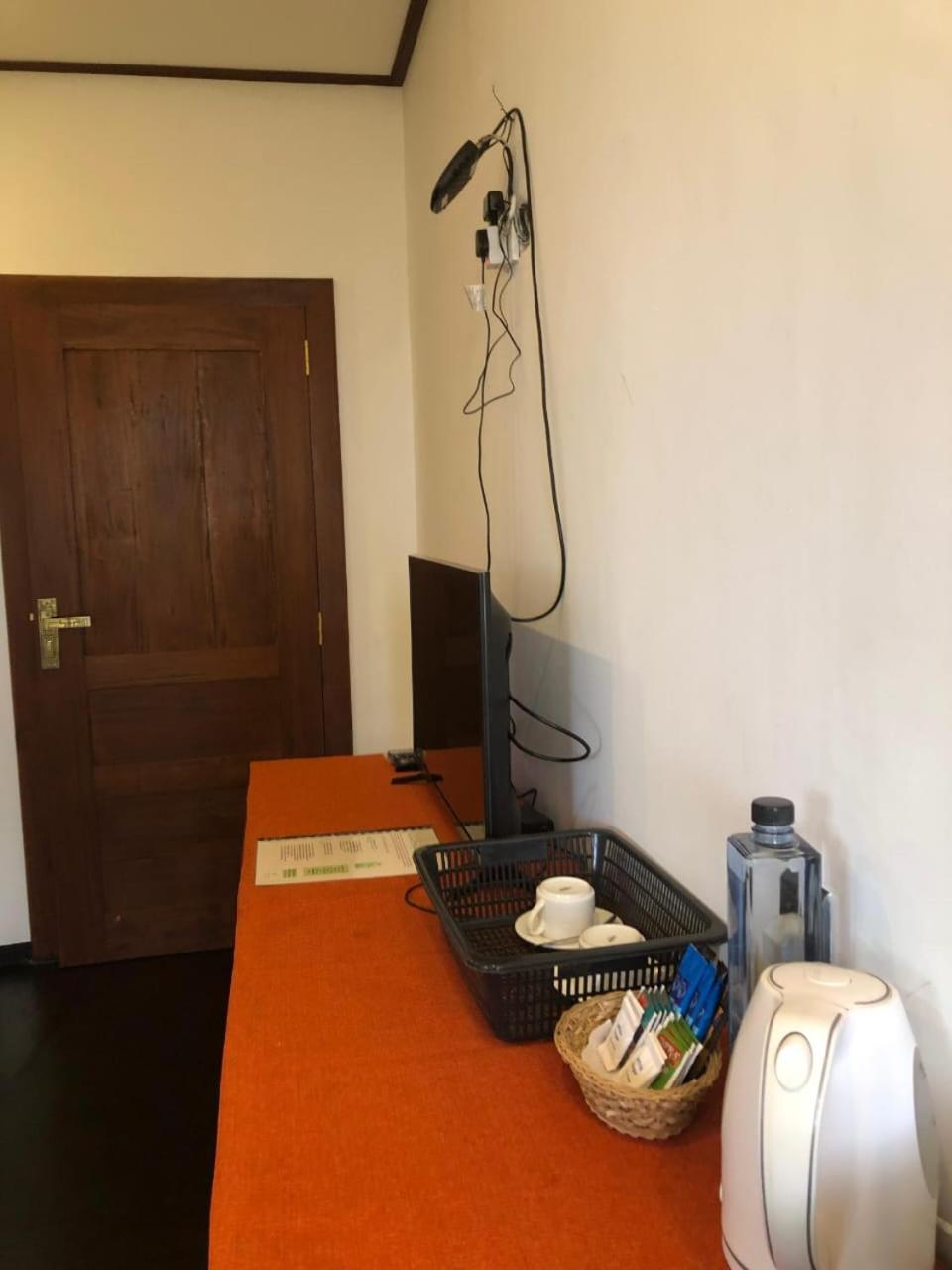 Suriya Guest Hotel Nuwara Eliya Buitenkant foto