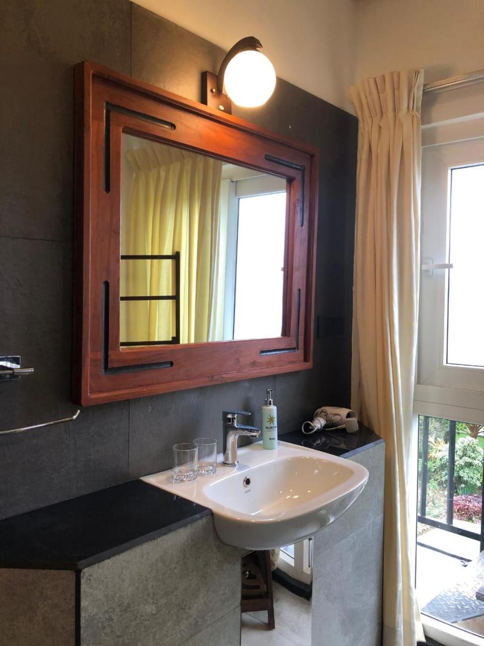 Suriya Guest Hotel Nuwara Eliya Buitenkant foto