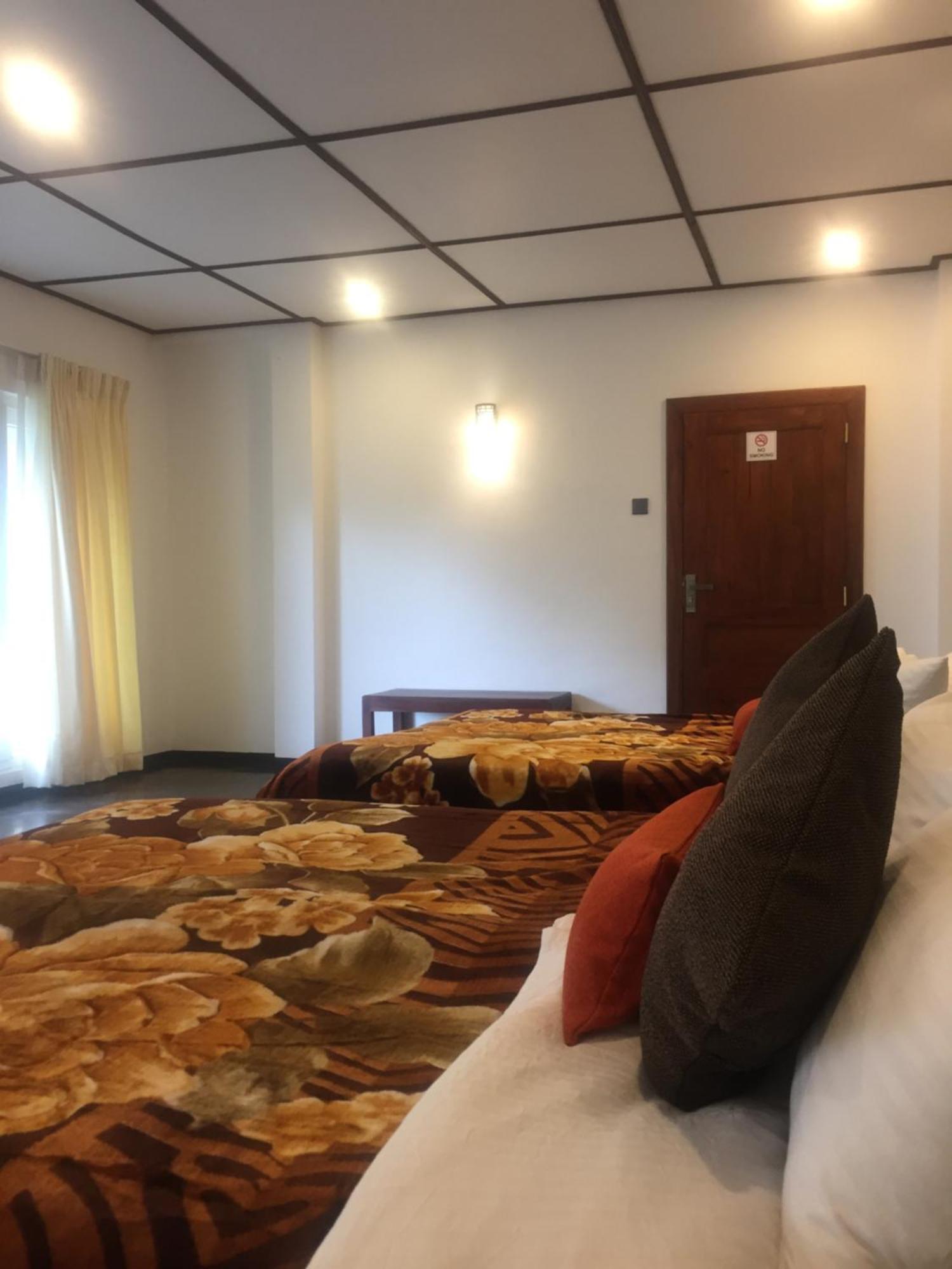 Suriya Guest Hotel Nuwara Eliya Buitenkant foto