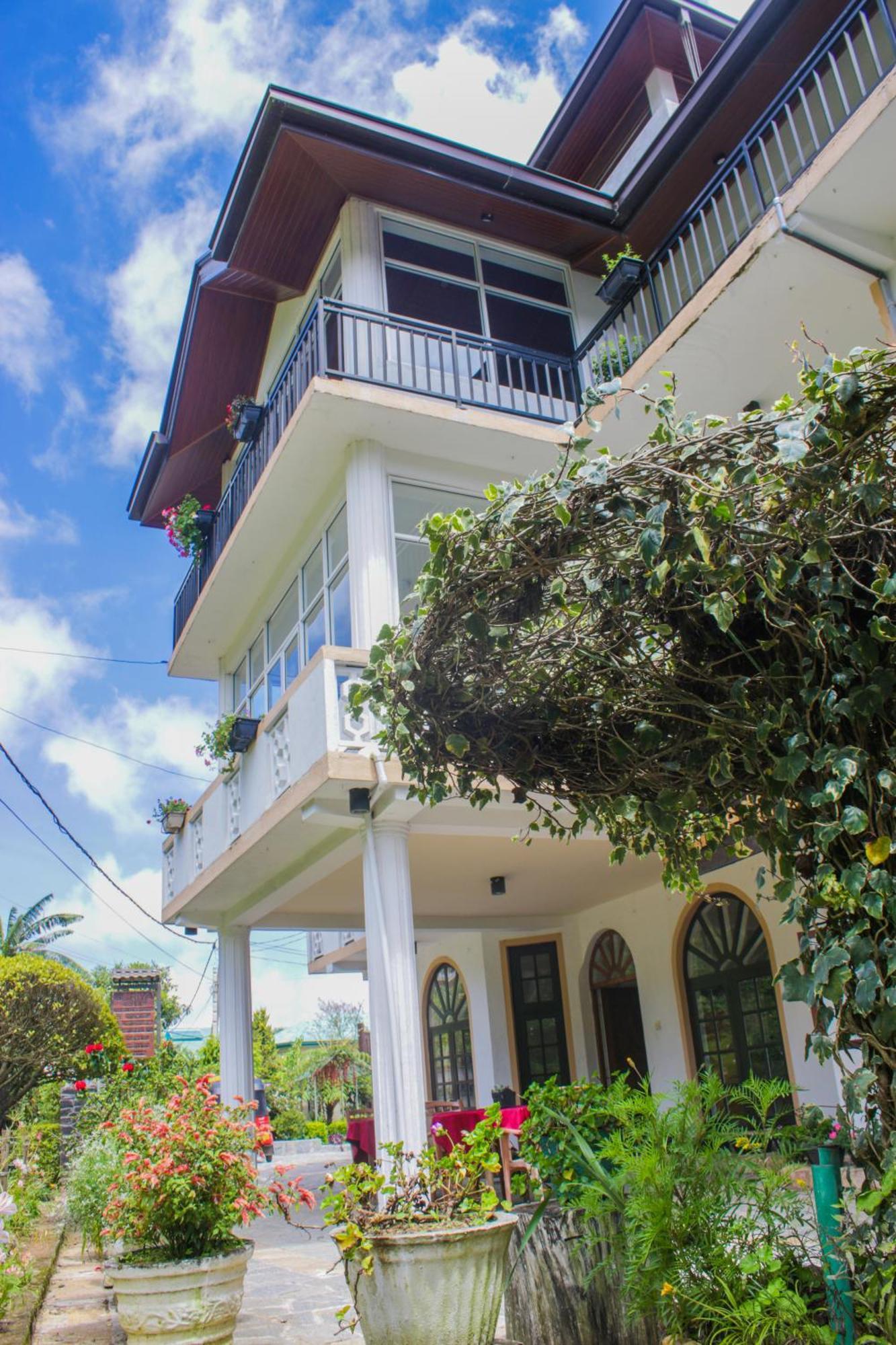 Suriya Guest Hotel Nuwara Eliya Buitenkant foto