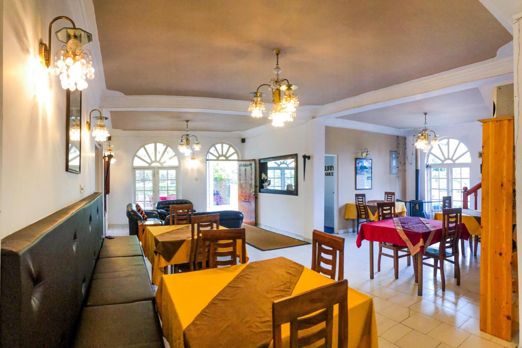 Suriya Guest Hotel Nuwara Eliya Buitenkant foto