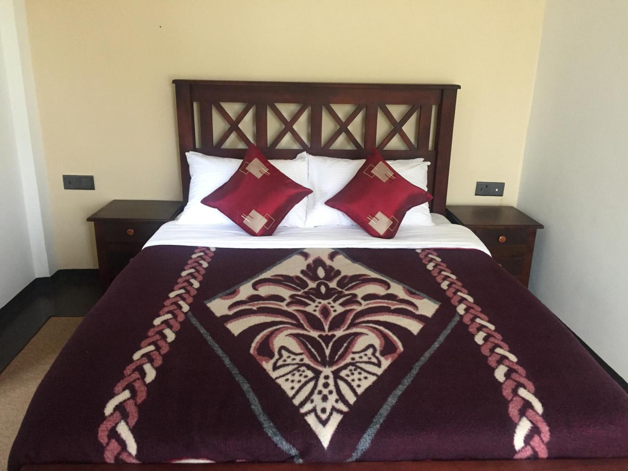Suriya Guest Hotel Nuwara Eliya Buitenkant foto