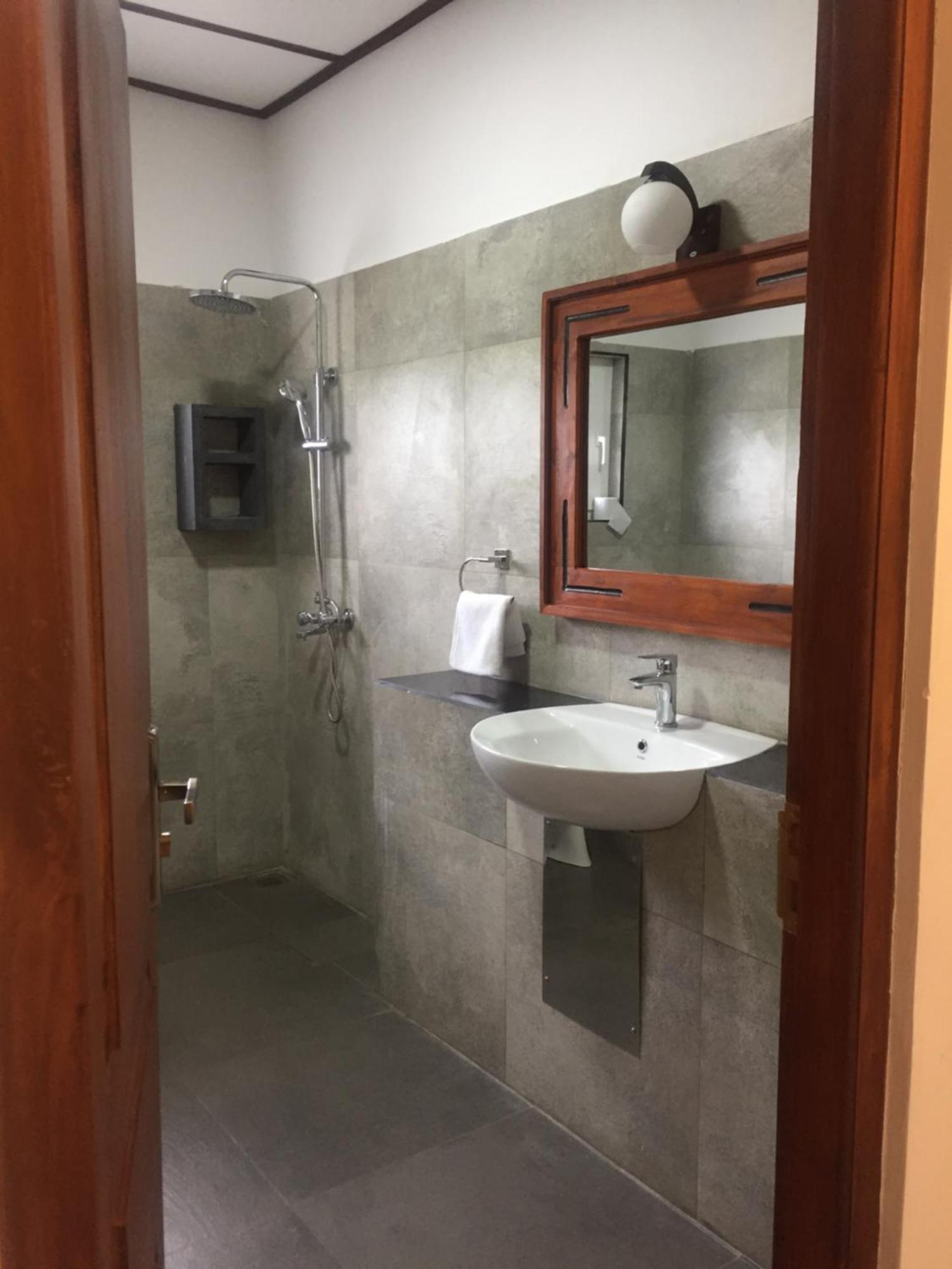 Suriya Guest Hotel Nuwara Eliya Buitenkant foto